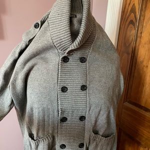 Men’s grey sweater